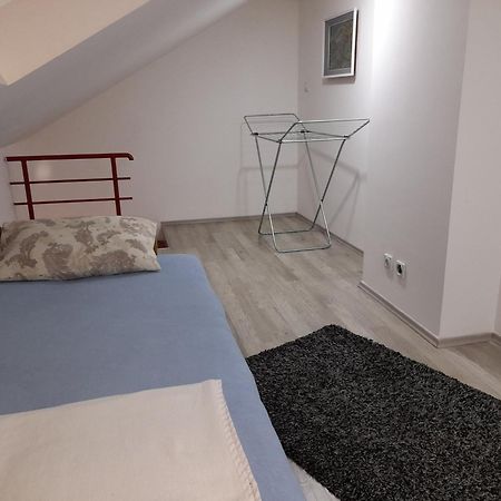 Aleksandrija 1 Ni 外观 照片