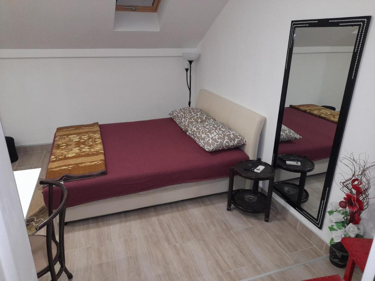 Aleksandrija 1 Ni 外观 照片